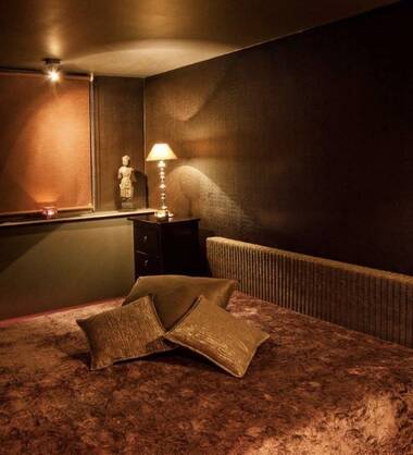 7/7 Machiavelly Salon & Lounge