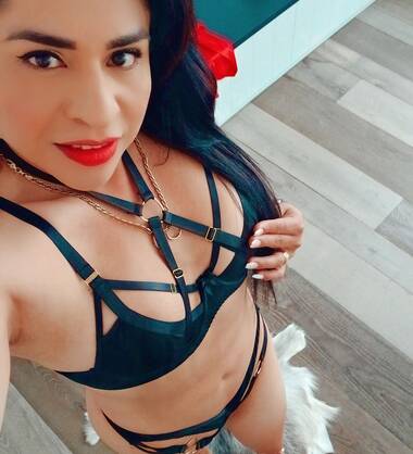 Mia Dominant