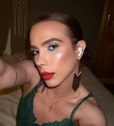 Mia