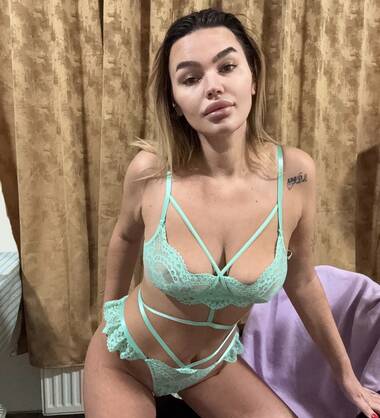 Hello bby boy..best natural tits