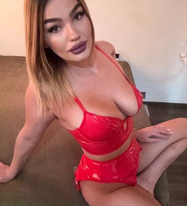 Hello bby boy..best natural tits