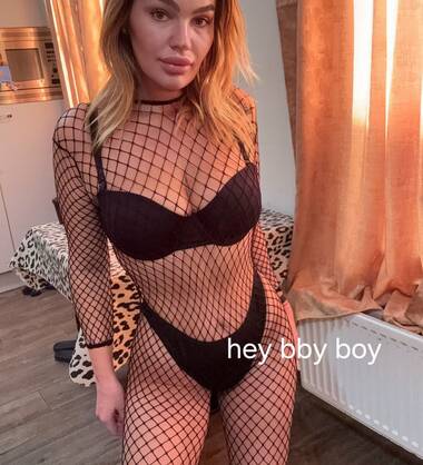 Hello bby boy..best natural tits