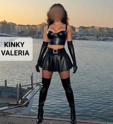 KINKY VALERIA DEEPTHROAT TALENT