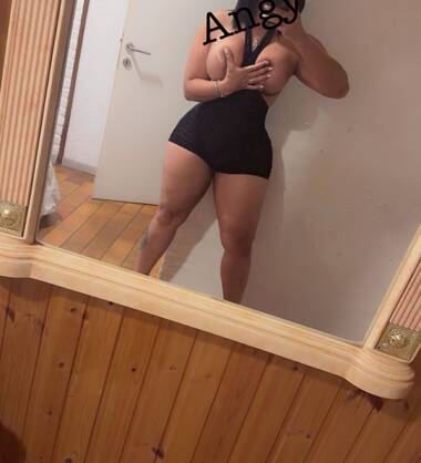 Angy beautiful latina