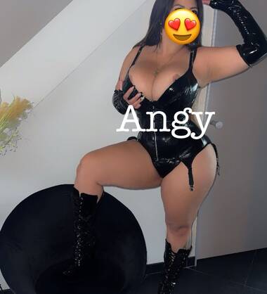 Angy beautiful latina