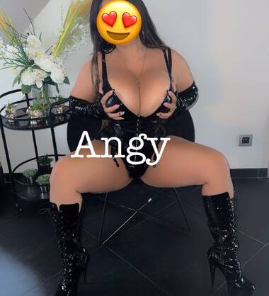 Angy beautiful latina