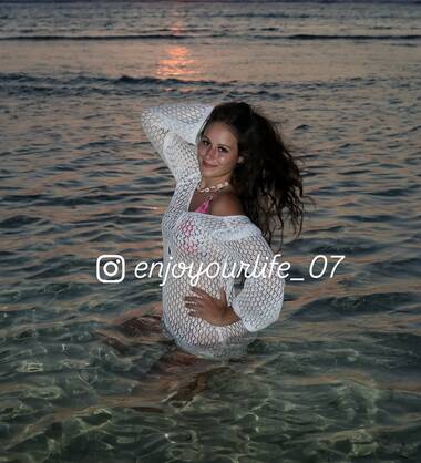 EnjoyWithjoy69 Dreaming of love.