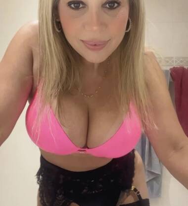 Elena sexy blond