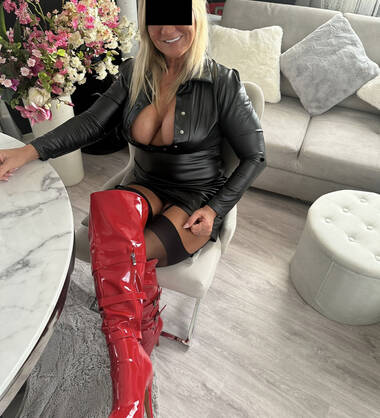 ILONA  MATURE - MILF