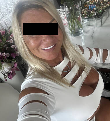ILONA  MATURE - MILF