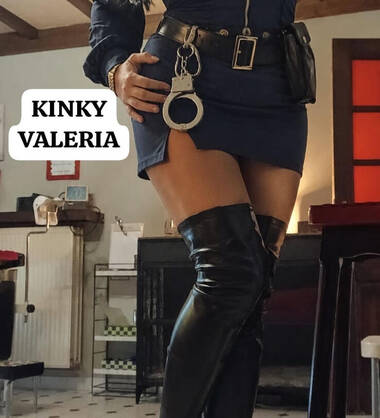 KINKY VALERIA