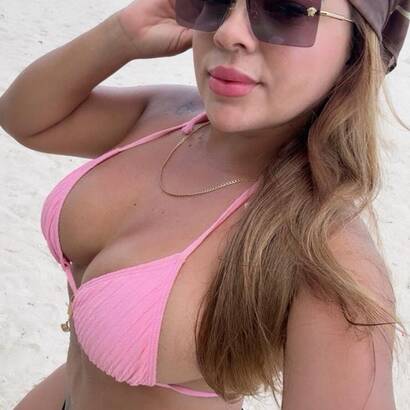 Gorgeaus colombian🥰 open mind😉