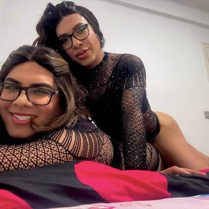 Transseksueel trio vol melk