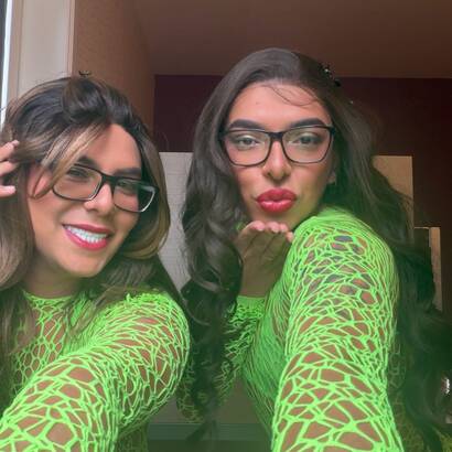 Transseksueel trio vol melk