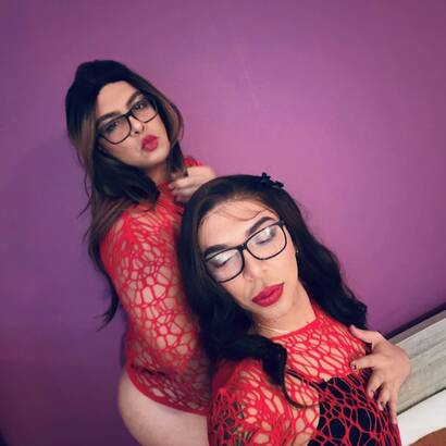 Transseksueel trio vol melk