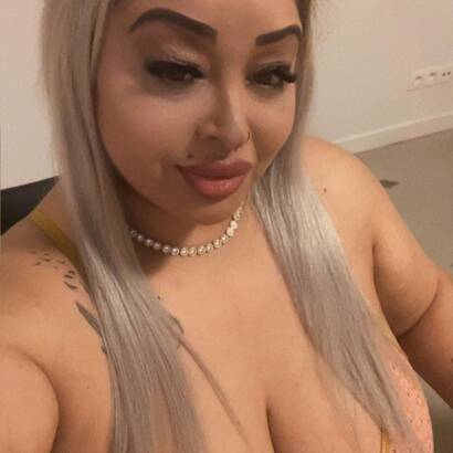 Chuby lady horny for you