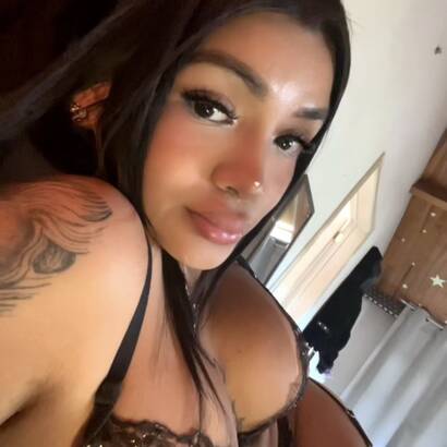 Anghela transsexual Party Girl