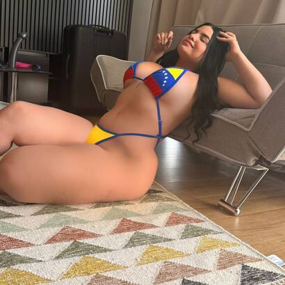 Betty BOMBÓN SEXY😈😘