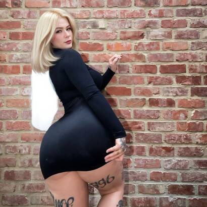 BLONDE HOT (GFE)