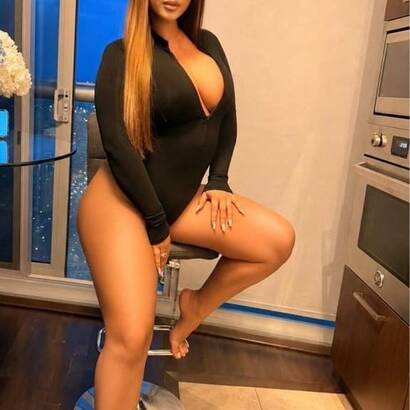 Ely sexy