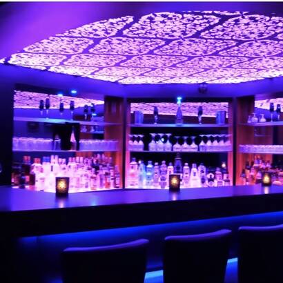 7/7 Machiavelly Salon & Lounge