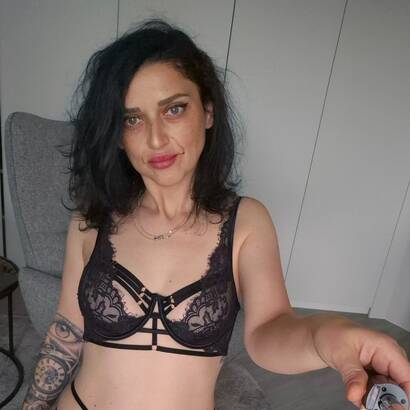 MONICA  Hoot pussy!!