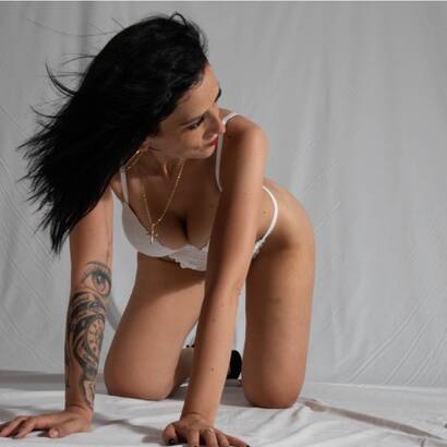 MONICA  Hoot pussy!!