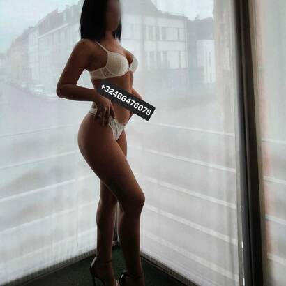 Alina Holsbeek full service