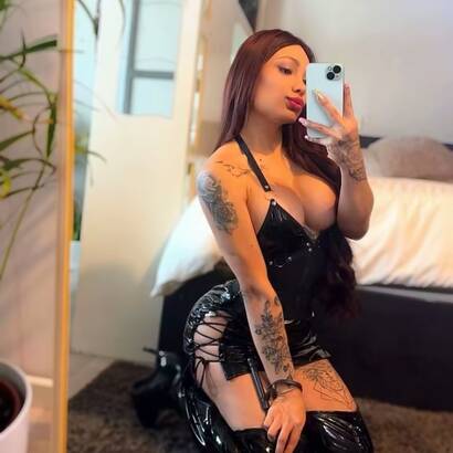 Caliente Latina trans ven y disfruta
