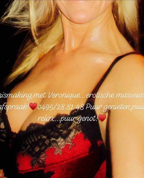 Veronique,met naturelle 90-D!