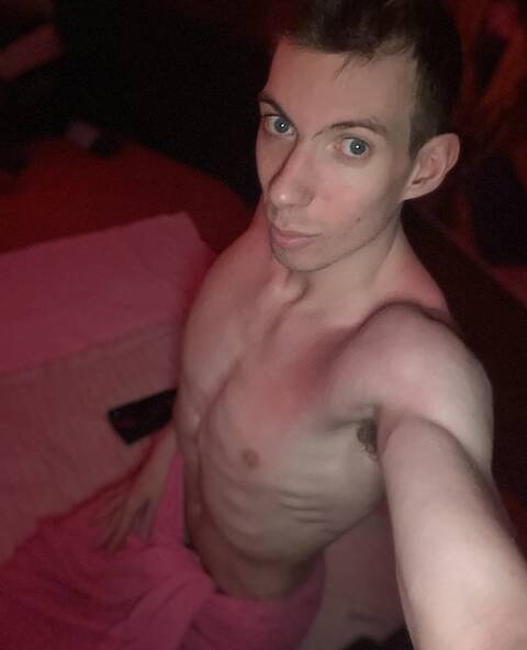 YOUR FAVOURITE CUMSLUT💦