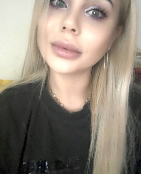 Adelina perfect lady for gentlemen