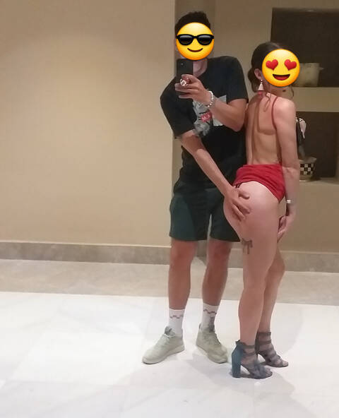 Alexander & Roxanne.