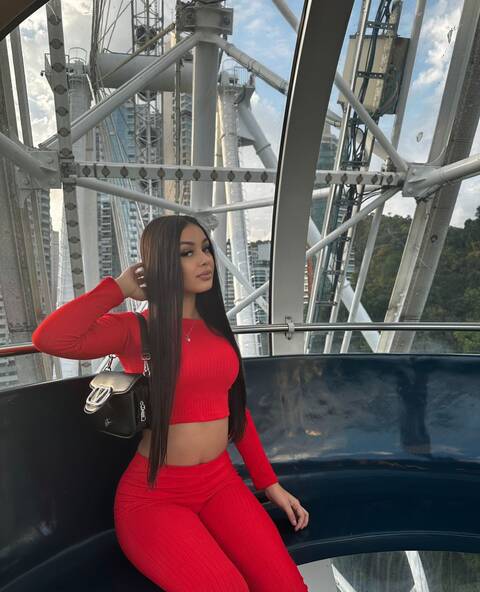 Chloe sweet