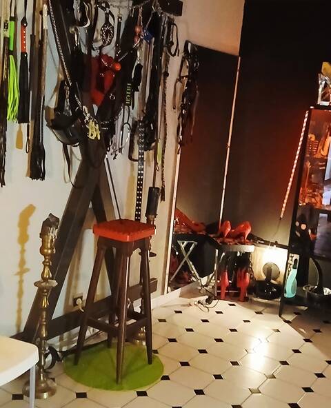 KINKY  VALERIA, SOFT/HARD SM EN GEILE SEKS