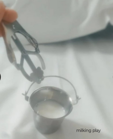 Le voisin pervers est de retour