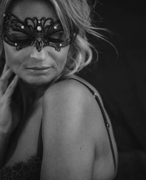 PRIVEONTVANGST/ESCORT INES