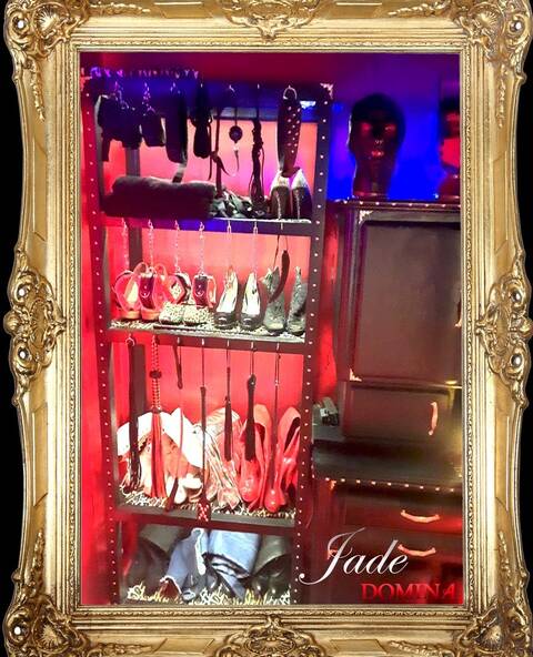 Jade Domina