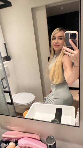 Esmeralda loira