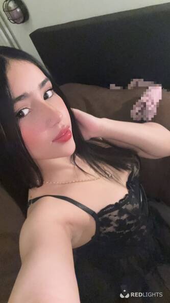 Laura caliente xxx