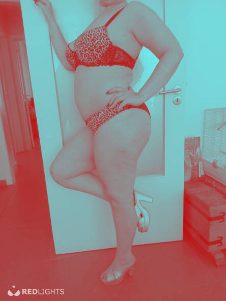 Claudia fotos via wathsapp