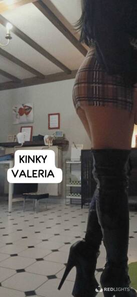 VALERIA, DEEPTHROAT  SPECIALITEIT