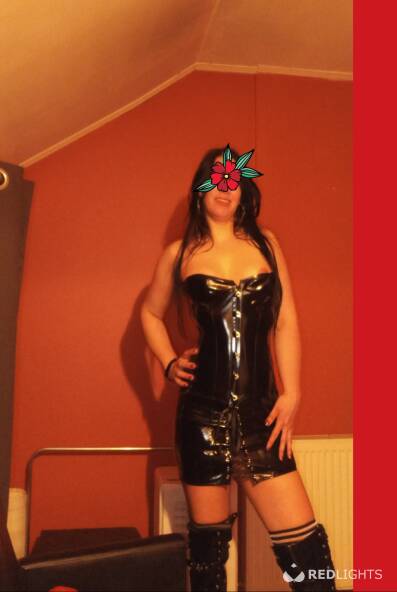 VALERIA, DEEPTHROAT  SPECIALITET