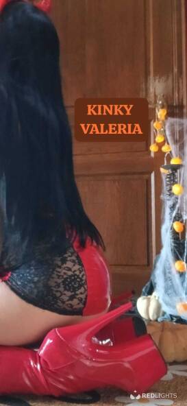 KINKY VALERIA DEEPTHROAT TALENT