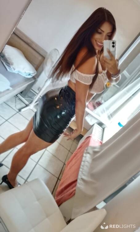Privé ontvangst ELORA SAVAGE