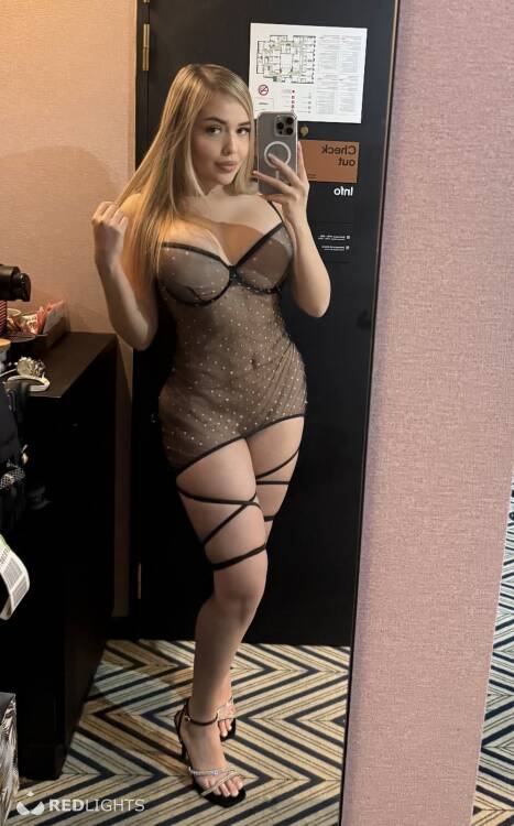 Escort Colombian girl