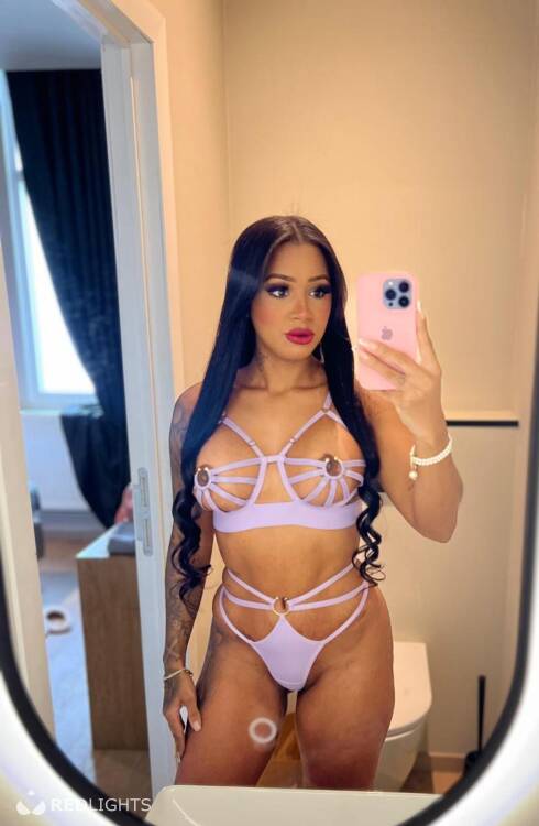 Priv&eacute; ontvangst Julia Ferraz