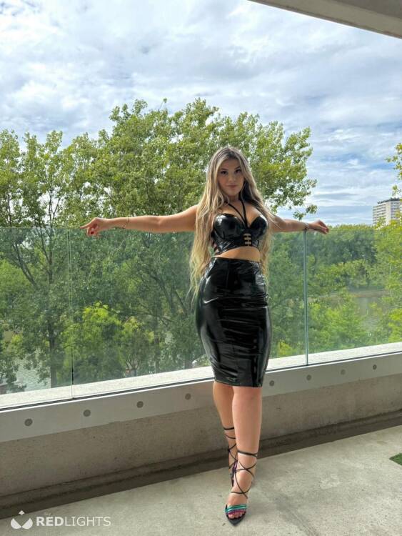 Privé ontvangst Novinha Laila