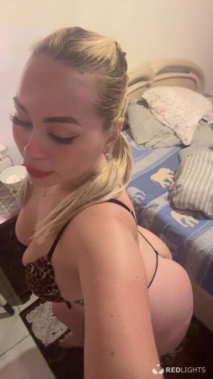 Privé ontvangst NATY BLONDE