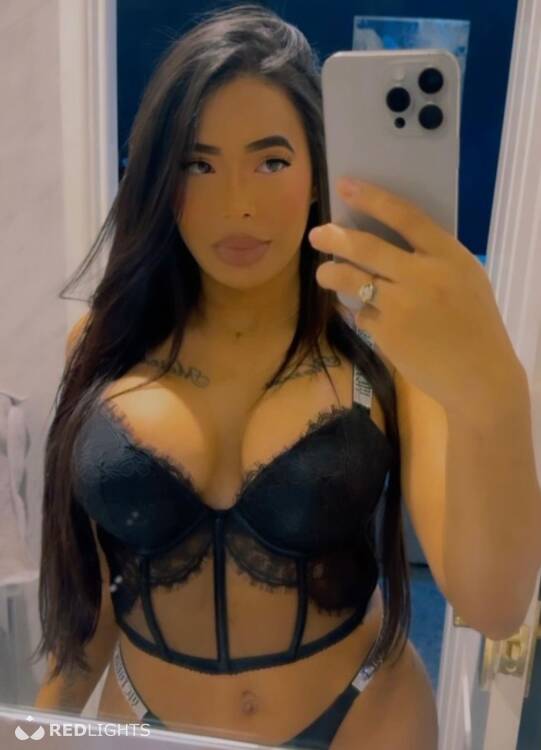 Privé ontvangst Larissa very deep blowjob